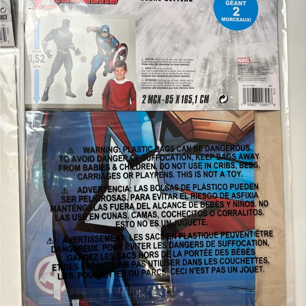 Giant 2 Piece Marvel Avengers Scene Setter Over 5‎ FT and vinyl cutouts